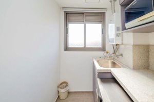 Apartamento com 44m², 1 dormitório no bairro Passo da Areia em Porto Alegre para Alugar