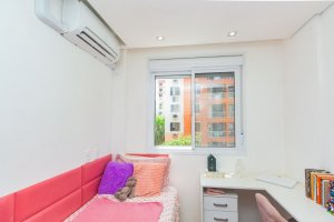 Apartamento com 68m², 3 dormitórios no bairro Cristo Redentor em Porto Alegre para Alugar