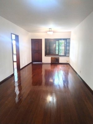 Casa com 193m², 3 dormitórios no bairro Jardim São Pedro em Porto Alegre para Alugar