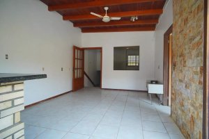 Casa com 248m², 4 dormitórios no bairro Morro Santana em Porto Alegre para Alugar