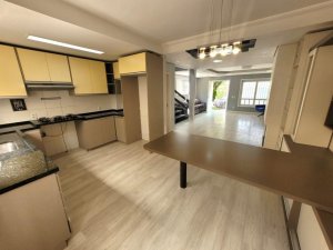 Casa com 174m², 3 dormitórios no bairro Aberta dos Morros em Porto Alegre para Alugar