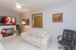 Apartamento com 140m², 4 dormitórios no bairro Petrópolis em Porto Alegre para Alugar