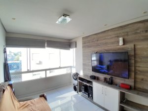Apartamento com 60m², 2 dormitórios no bairro Cavalhada em Porto Alegre para Alugar