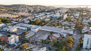 Loja com 94m² no bairro Tristeza em Porto Alegre para Alugar