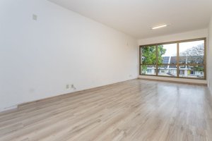 Sala Comercial com 27m² no bairro Tristeza em Porto Alegre para Alugar