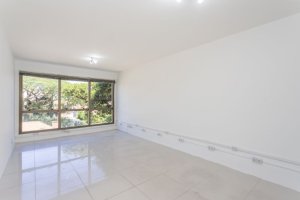 Sala Comercial com 54m² no bairro Tristeza em Porto Alegre para Alugar