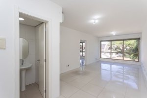 Sala Comercial com 54m² no bairro Tristeza em Porto Alegre para Alugar