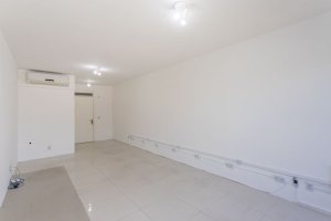 Sala Comercial com 54m² no bairro Tristeza em Porto Alegre para Alugar