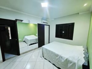 Casa com 220m², 4 dormitórios no bairro Jardim Itu em Porto Alegre para Alugar