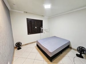 Casa com 220m², 4 dormitórios no bairro Jardim Itu em Porto Alegre para Alugar