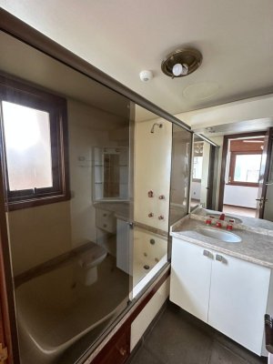 Apartamento com 135m², 3 dormitórios no bairro Auxiliadora em Porto Alegre para Alugar