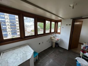 Apartamento com 135m², 3 dormitórios no bairro Auxiliadora em Porto Alegre para Alugar