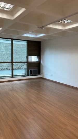 Sala Comercial com 47m² no bairro Bela Vista em Porto Alegre para Alugar