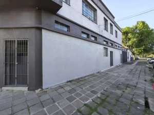 Loja com 160m² no bairro Santa Maria Goretti em Porto Alegre para Alugar