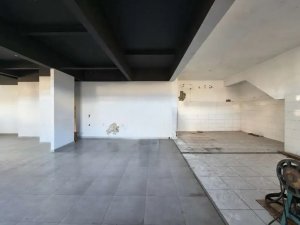 Loja com 160m² no bairro Santa Maria Goretti em Porto Alegre para Alugar