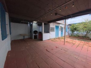 Casa comercial com 530m² no bairro Floresta em Porto Alegre para Alugar