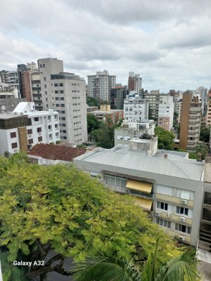 Apartamento com 160m², 4 dormitórios no bairro Rio Branco em Porto Alegre para Alugar