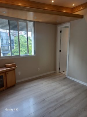 Apartamento com 160m², 4 dormitórios no bairro Rio Branco em Porto Alegre para Alugar