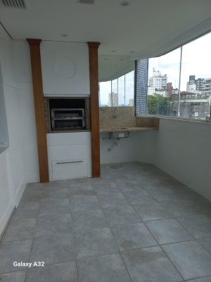 Apartamento com 160m², 4 dormitórios no bairro Rio Branco em Porto Alegre para Alugar