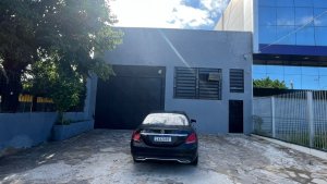 Depósito com 300m² no bairro Cristo Redentor em Porto Alegre para Alugar