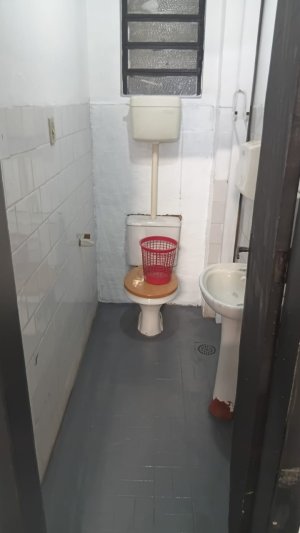 Depósito com 300m² no bairro Cristo Redentor em Porto Alegre para Alugar