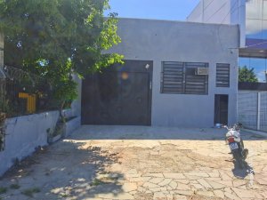 Depósito com 300m² no bairro Cristo Redentor em Porto Alegre para Alugar