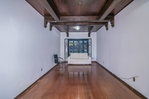 Casa com 424m², 4 dormitórios no bairro Bela Vista em Porto Alegre para Alugar