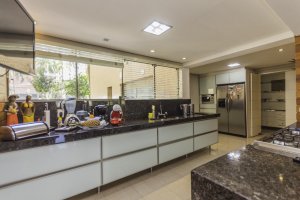 Apartamento com 300m², 3 dormitórios no bairro Auxiliadora em Porto Alegre para Alugar