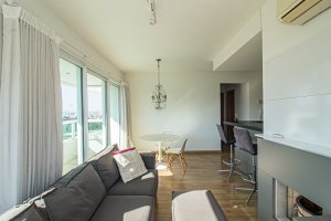 Apartamento com 74m², 2 dormitórios no bairro Três Figueiras em Porto Alegre para Alugar