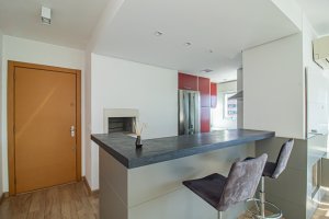 Apartamento com 74m², 2 dormitórios no bairro Três Figueiras em Porto Alegre para Alugar