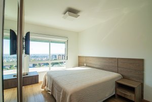 Apartamento com 74m², 2 dormitórios no bairro Três Figueiras em Porto Alegre para Alugar