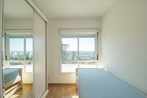 Apartamento com 74m², 2 dormitórios no bairro Três Figueiras em Porto Alegre para Alugar