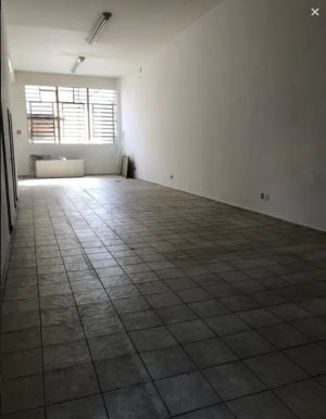Depósito com 390m² no bairro Navegantes em Porto Alegre para Alugar