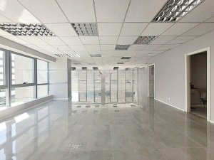 Sala Comercial com 135m² no bairro Praia de Belas em Porto Alegre para Alugar