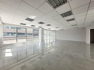 Sala Comercial com 135m² no bairro Praia de Belas em Porto Alegre para Alugar