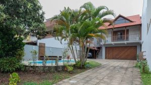Casa com 360m², 4 dormitórios no bairro Chácara das Pedras em Porto Alegre para Alugar