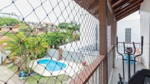 Casa com 360m², 4 dormitórios no bairro Chácara das Pedras em Porto Alegre para Alugar