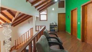 Casa com 360m², 4 dormitórios no bairro Chácara das Pedras em Porto Alegre para Alugar