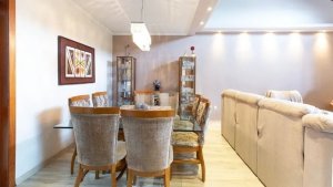 Casa com 360m², 4 dormitórios no bairro Chácara das Pedras em Porto Alegre para Alugar