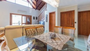 Casa com 360m², 4 dormitórios no bairro Chácara das Pedras em Porto Alegre para Alugar