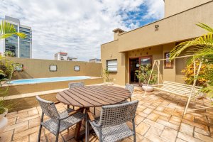 Cobertura com 251m², 3 dormitórios no bairro São João em Porto Alegre para Alugar