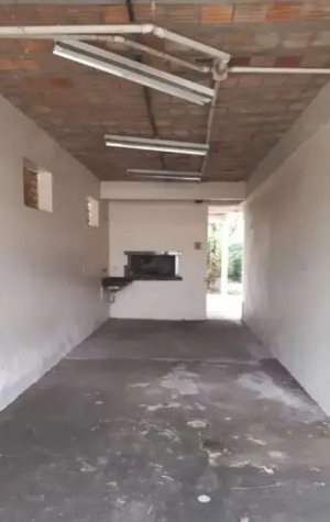 Casa com 150m², 1 dormitório no bairro Lomba do Pinheiro em Porto Alegre para Alugar