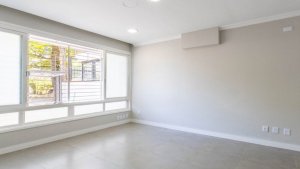 Casa com 287m², 3 dormitórios no bairro Menino Deus em Porto Alegre para Alugar