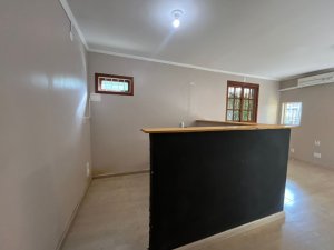 Casa comercial com 280m² no bairro Tristeza em Porto Alegre para Alugar