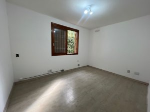 Casa comercial com 280m² no bairro Tristeza em Porto Alegre para Alugar