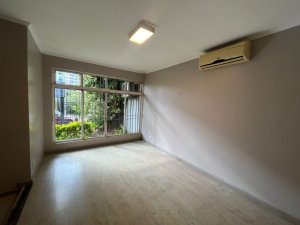 Casa comercial com 280m² no bairro Tristeza em Porto Alegre para Alugar