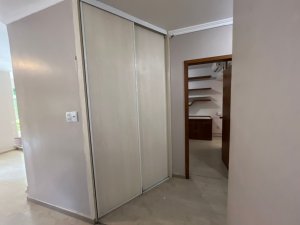 Casa comercial com 280m² no bairro Tristeza em Porto Alegre para Alugar