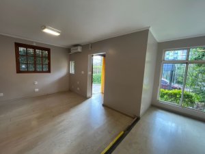 Casa comercial com 280m² no bairro Tristeza em Porto Alegre para Alugar