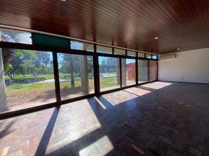 Depósito com 3.600m² no bairro Humaitá em Porto Alegre para Alugar