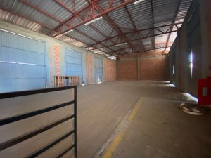 Depósito com 3.600m² no bairro Humaitá em Porto Alegre para Alugar